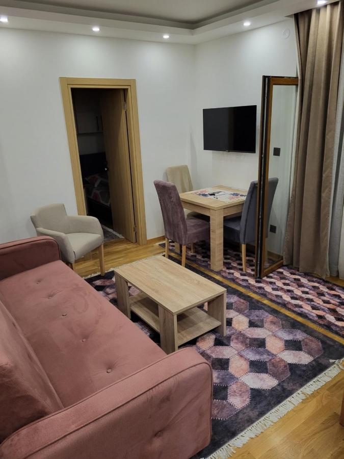 Lux Apartmani Bajova Cetinje Eksteriør bilde