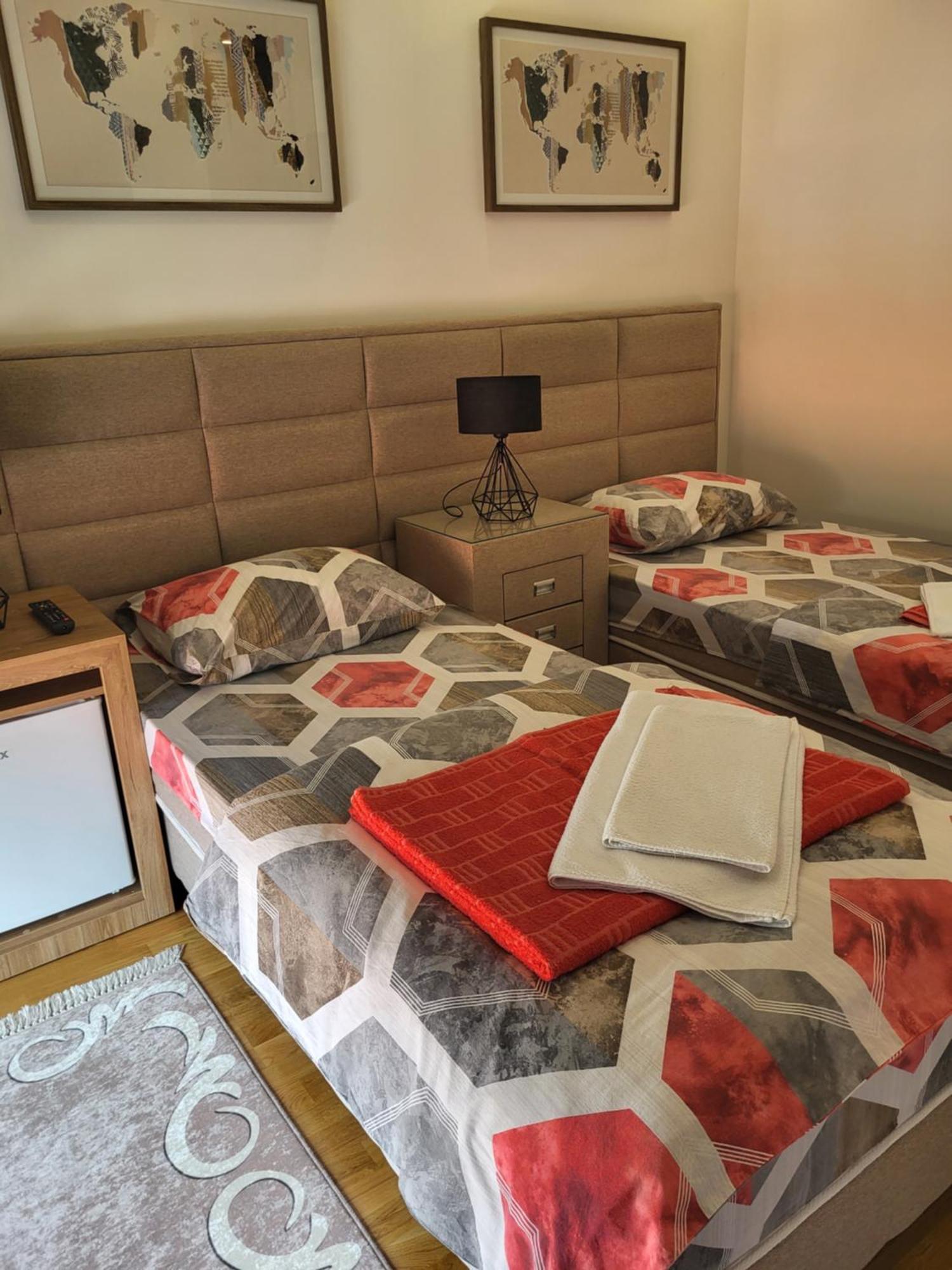 Lux Apartmani Bajova Cetinje Eksteriør bilde